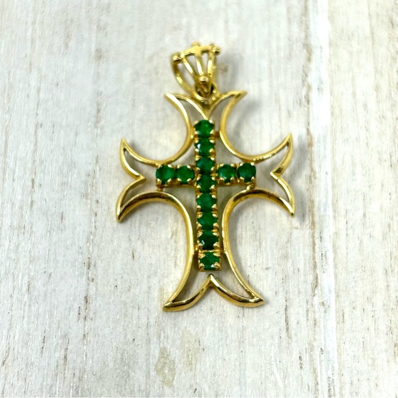 Solid 18K, genuine emeralds cross pendant - Picture 10 of 16